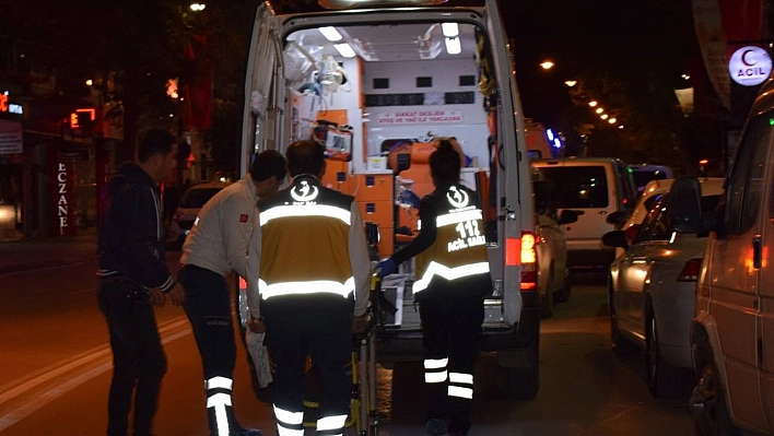 Ambulans ile Otomobil Çarpıştı: 1 Yaralı