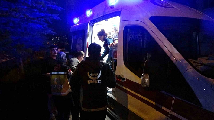 Malatya'da korkutan yangın: 11 kişi dumandan etkilendi