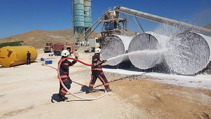 Malatya'da asfalt şantiyesinde korkutan yangın