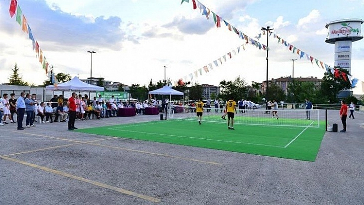 Malatya'da ayak tenisi heyecanı