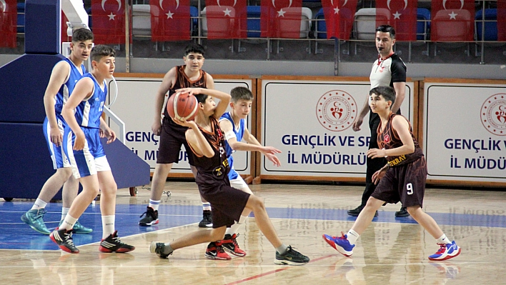 Malatya'da basketbol yarı final heyecanı başladı