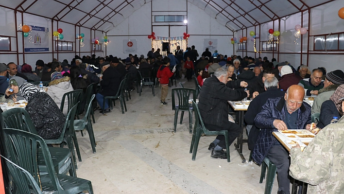 Malatya'da bin 500 kişilik iftar çadırı hizmete girdi