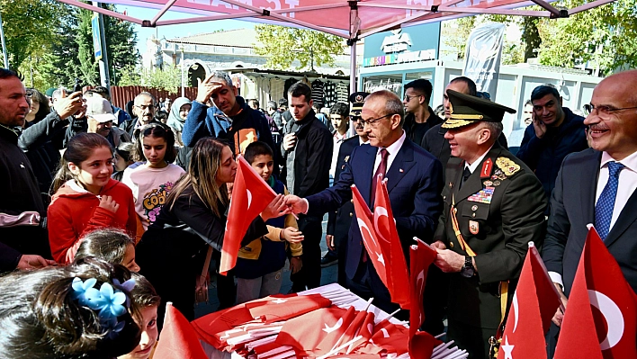 Malatya'da, Cumhuriyet'in 101. Yılı Kutlanıyor