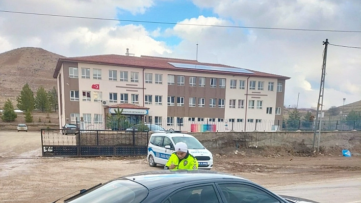 Malatya'da Denetim Arttı: Okul ve Yurt Çevreleri Didik Didik Arandı