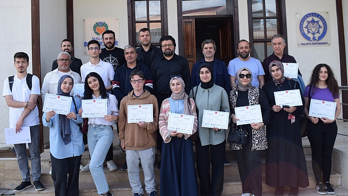 Malatya'da Fotoğrafçılık Tutkusu Sertifikayla Taçlandı