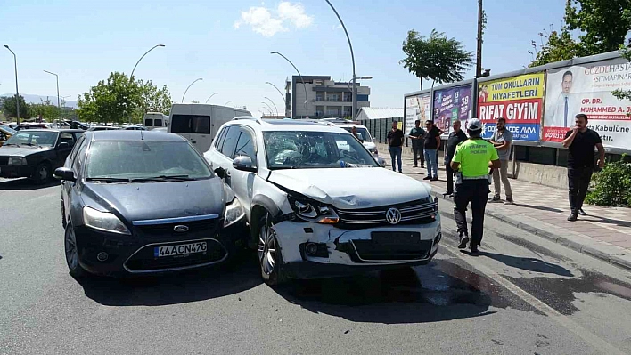 Malatya'da iki arac çarpıştı