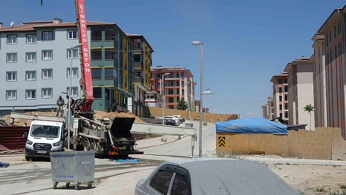 Malatya'da inşaat kazası: 2 metre derinlikteki kuyuya düştü