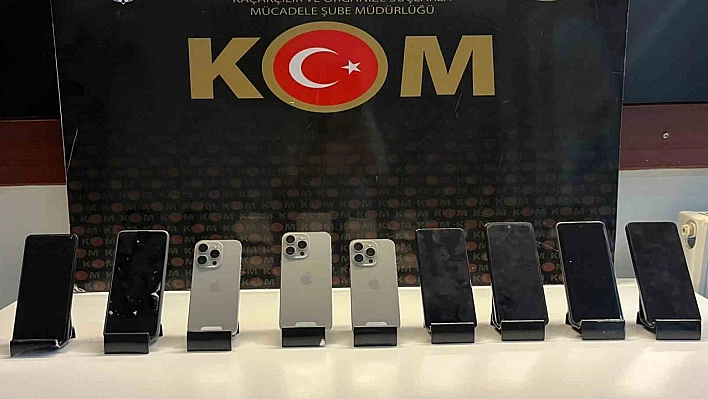 Malatya'da Büyük Operasyon: Yüzlerce Kaçak Cep Telefonu Ele Geçirildi