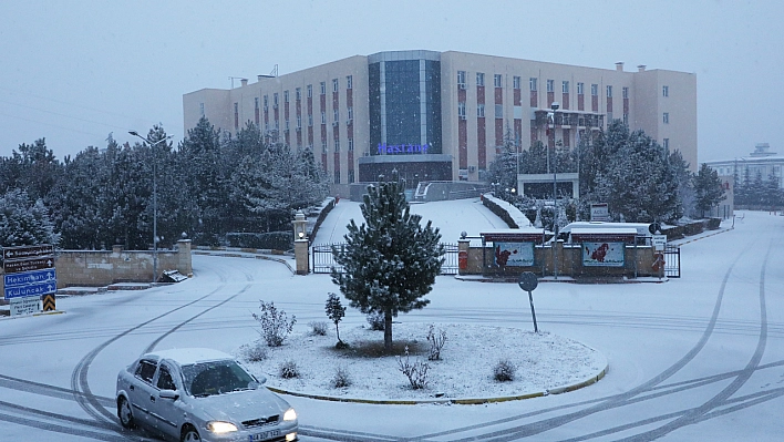 Malatya'da kar yağışı başladı