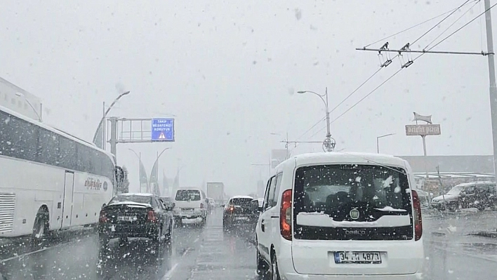 Malatya'da kar yağışı hayatı olumsuz etkiliyor