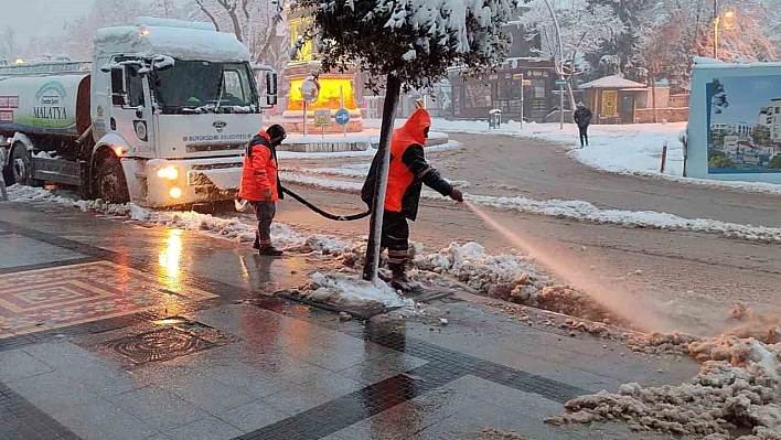 Malatya'da Karla Mücadele Devam Ediyor!