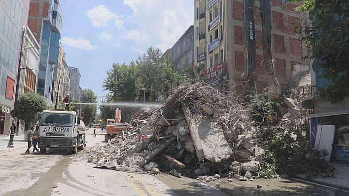 Malatya'da Yeniden Yıkım Başladı...