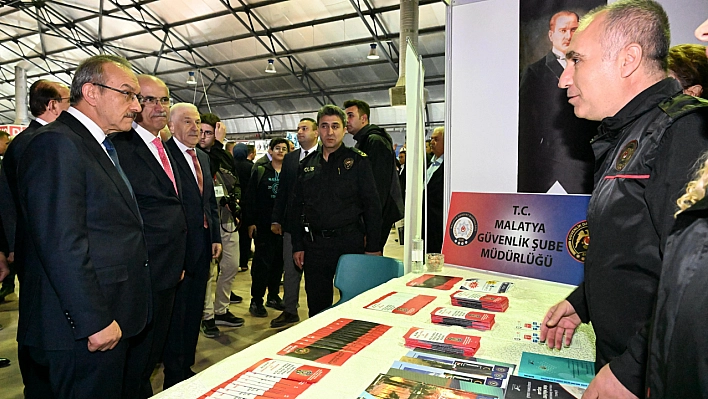 Malatya'da kitap fuarında korsanla mücadele standı açıldı