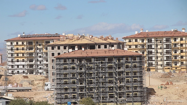 Malatya'da Konut Tesliminde Fiyasko: Vatandaş Evine Yerleşemiyor!