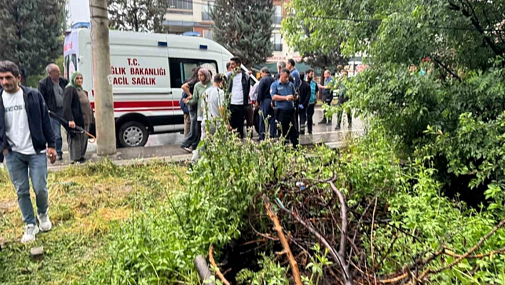 Malatya'da yağmur sonrası ev çöktü: 3 yaralı