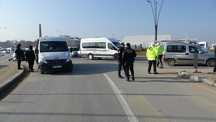 Servisçiler Cezalara İsyan Etti: Araç Geçişine İzin Vermediler!