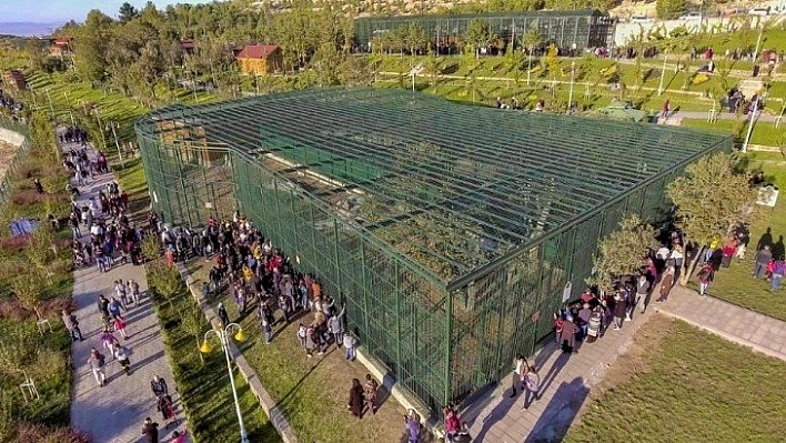 Malatya'da taziye çadırı kaldırıldı, hayvanat bahçesi ziyarete kapatıldı