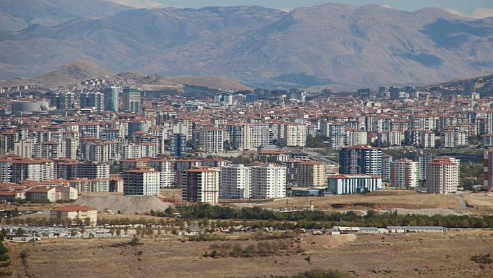 Esen, Malatya'da TOKİ Alanlarındaki Eksikliklere Dikkat Çekti