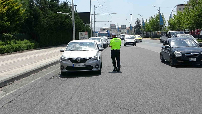 Trafik denetimleri sürüyor