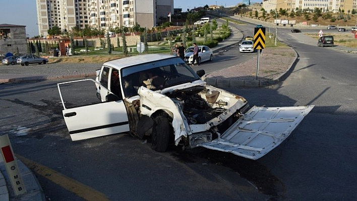Trafik kazası 3 yaralı