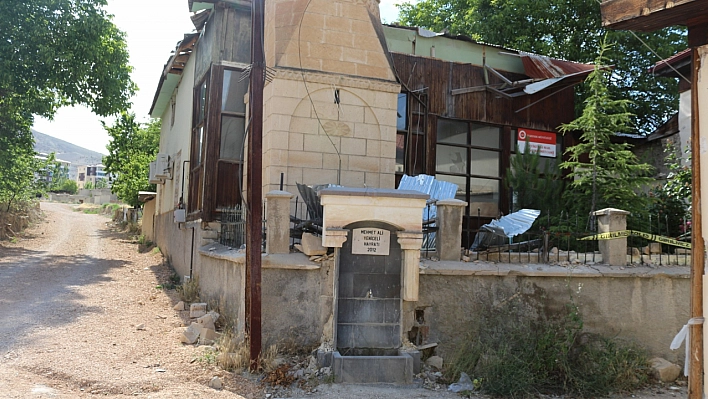 6 Şubat Depremlerinde Hasar Aldı..!Malatya'da Unutulan Cami Tehlike Saçıyor..!