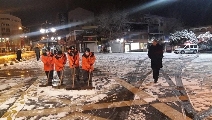 Yoğun kar mesaisi