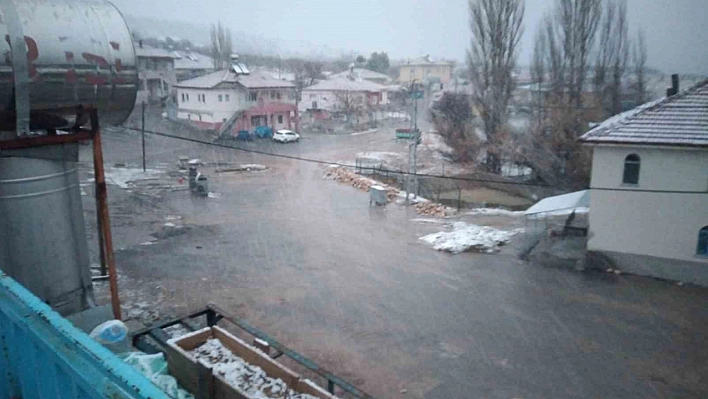 Malatya'da Yağmur Yerini Kara Bıraktı