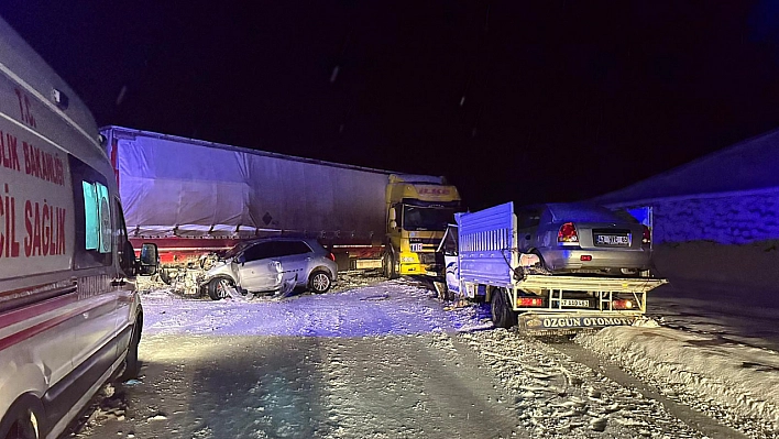 Malatya'da Zincirleme Trafik Kazası: 3 Yaralı!