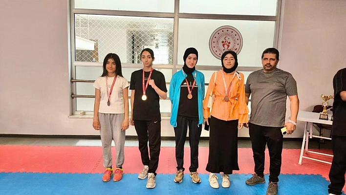 Malatya'daki düzenlendi: Madalyaları komşu topladı!