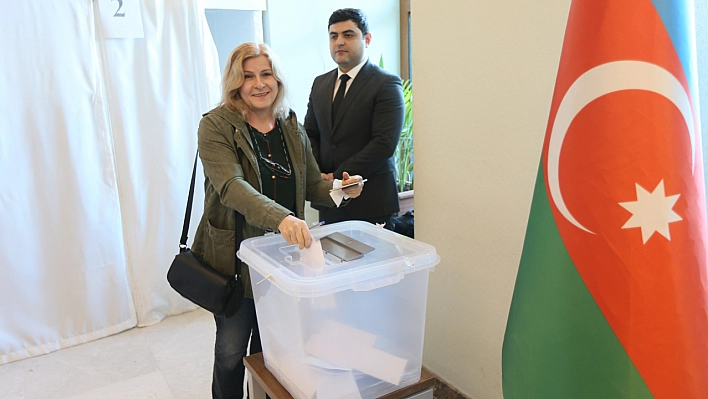 Malatya'dan Kars'a gidip oy kullanıyorlar
