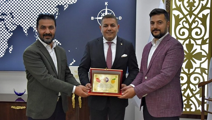 MTSO'dan başarıya plaket