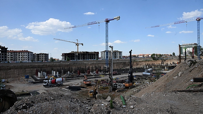 Malatya'ya dev proje: 60 kilometre kazıkla sağlamlaştırıldı | 735 bağımsız bölüm, 3 otel ve dev otopark!
