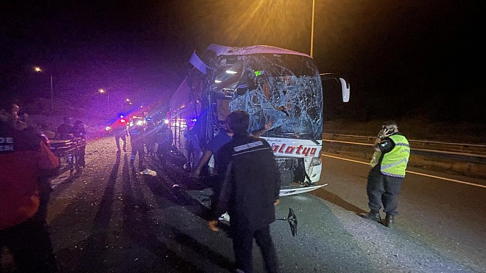 Malatya yolcu otobüsü kaza yaptı: 15 yaralı