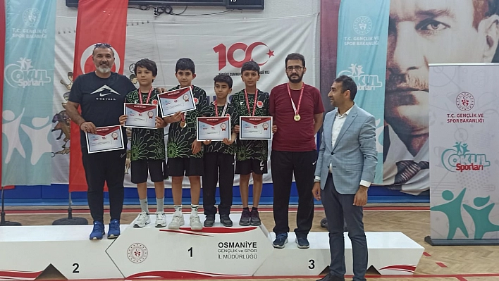 Malatyalı minik raketler bölge şampiyonu!