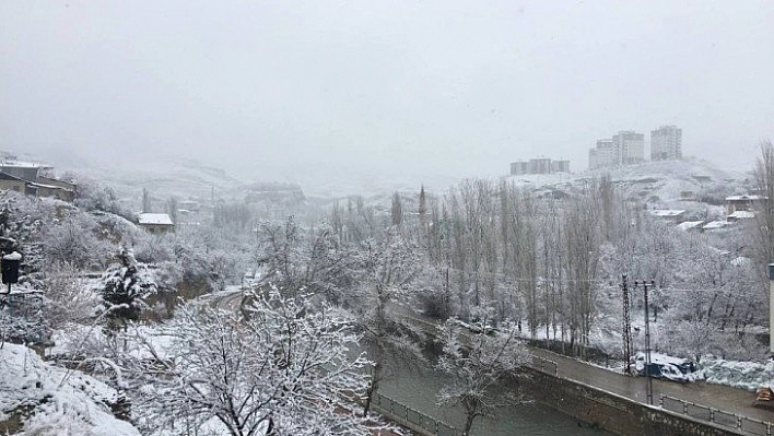 Güne kar yağışı ile başladık