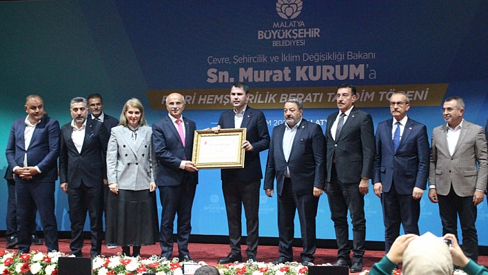 Malatyalılardan Bakan Kuruma Hemşehrilik Beratı Takdimi Verildi!