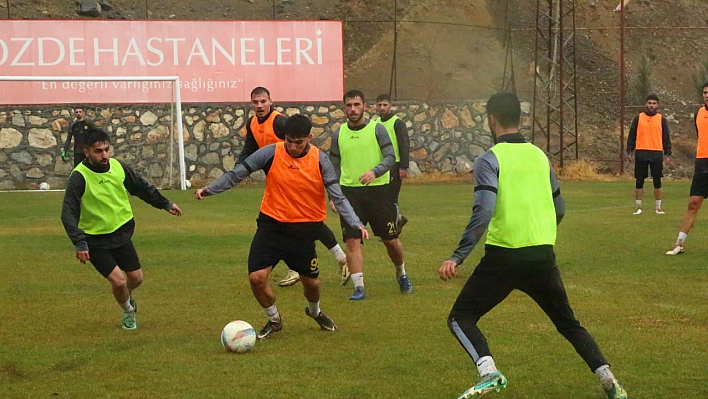 Malatyaspor Yağmur Altında Çalıştı!