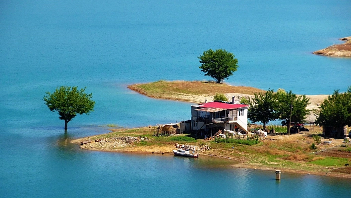 Menzelet barajı cezbediyor