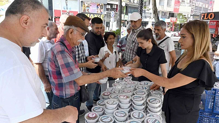 20 bin kişiye aşure ikram edildi