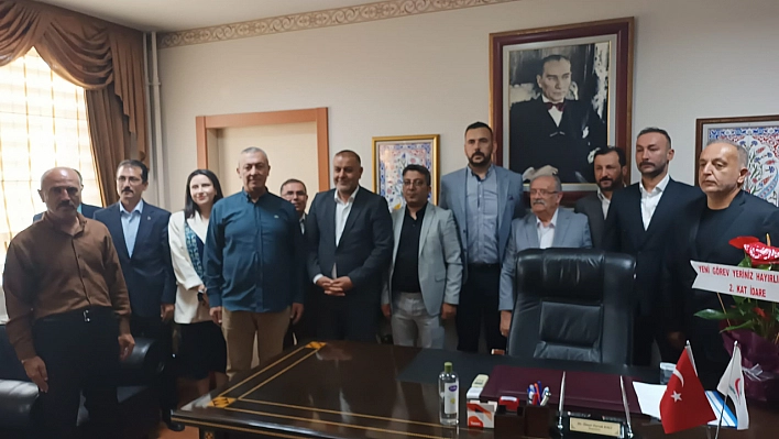 MHP'den Başhekime ziyaret