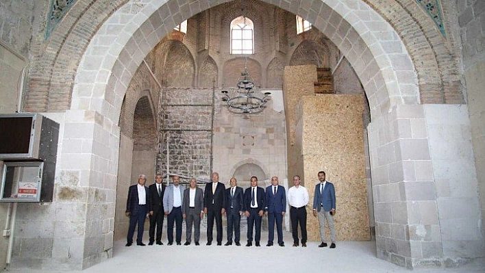 Ulu Cami 2022'ye kaldı