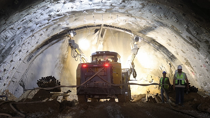Milli bütçenin en büyük yatırımlarından Amanos Dağları tünellerle aşılıyor