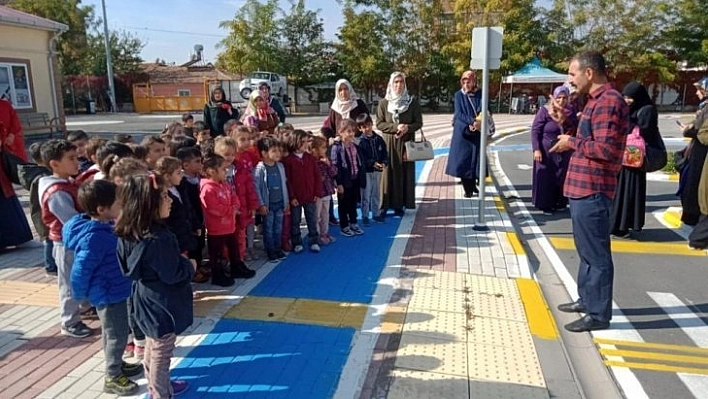 Minikler Trafik Eğitim Parkını gezdi