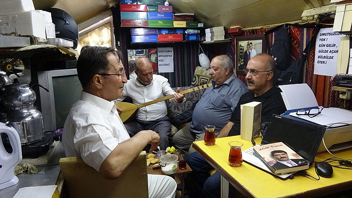 Motosiklet Garajı Sanatçıların Buluşma Noktası Oldu