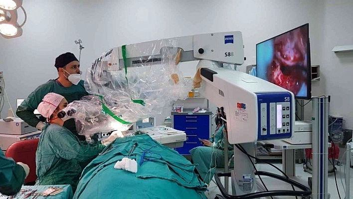 MTÜ'de Koklear implantasyon Operasyonu