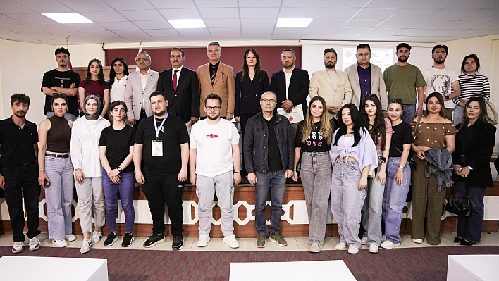 Muhabirliğinin Perde Arkası Anlatıldı