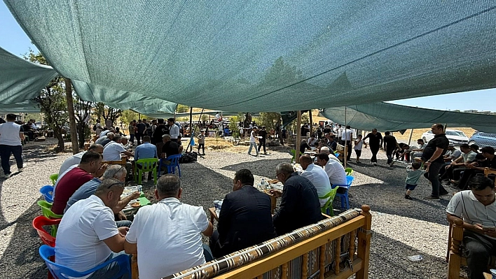 Narin'in mezarının başında Mevlid-i Şerif okutuldu