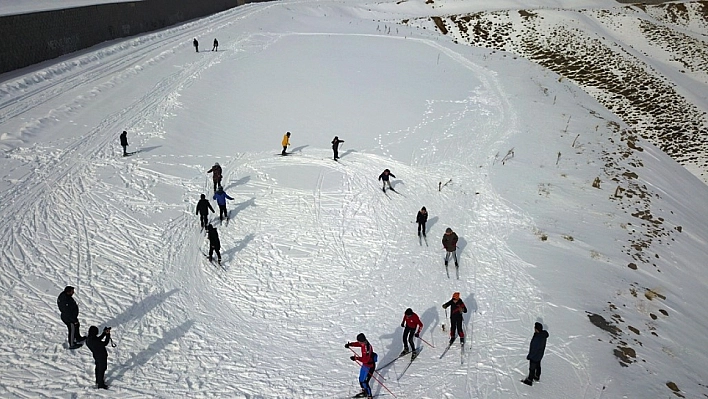 Nemrut'da kayaklı koşu antrenmanı