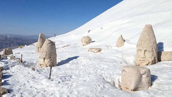 Nemrut kar altında