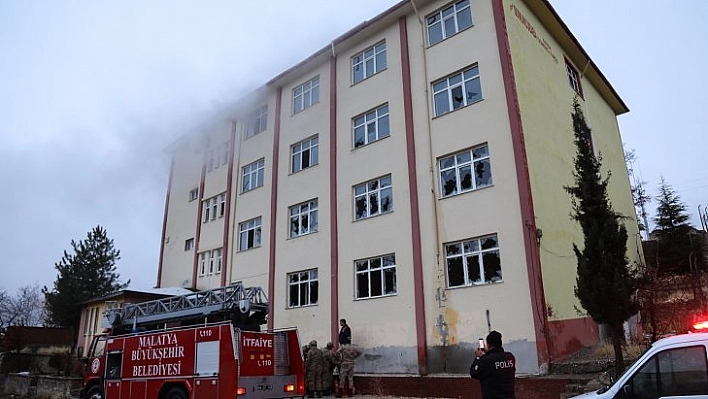 Öğrenci yurdunda yangın çıktı